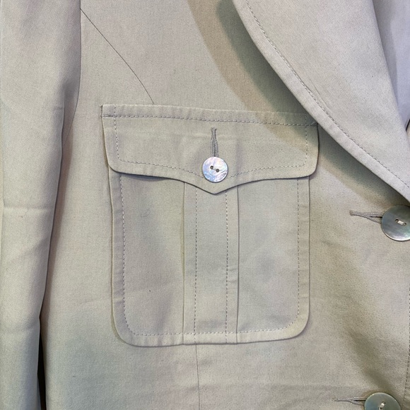 Casual Corner Vintage 100% Silk Tan Silk Blazer with Pockets Safari Inspired - Picture 2 of 8